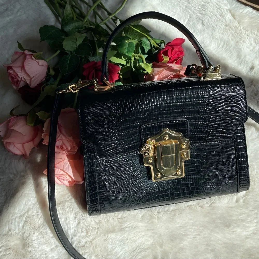 ♥️ Elegant Black L’Festin Mini Kelly Handbag, black leather with gold hardware - Picture 9 of 13